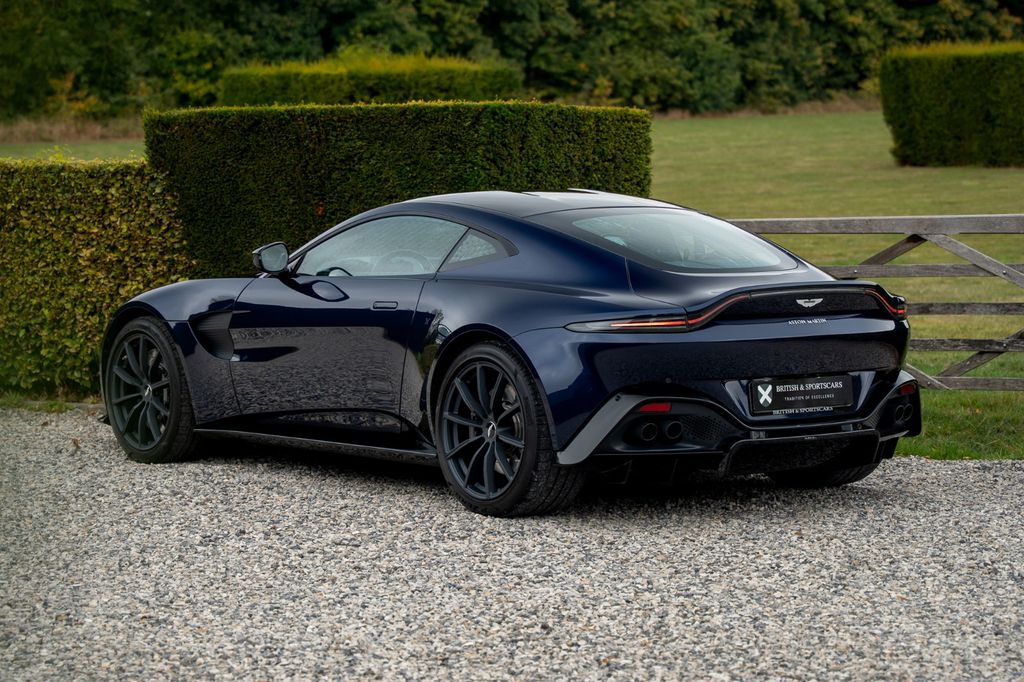 Aston Martin V8 Vantage 2020