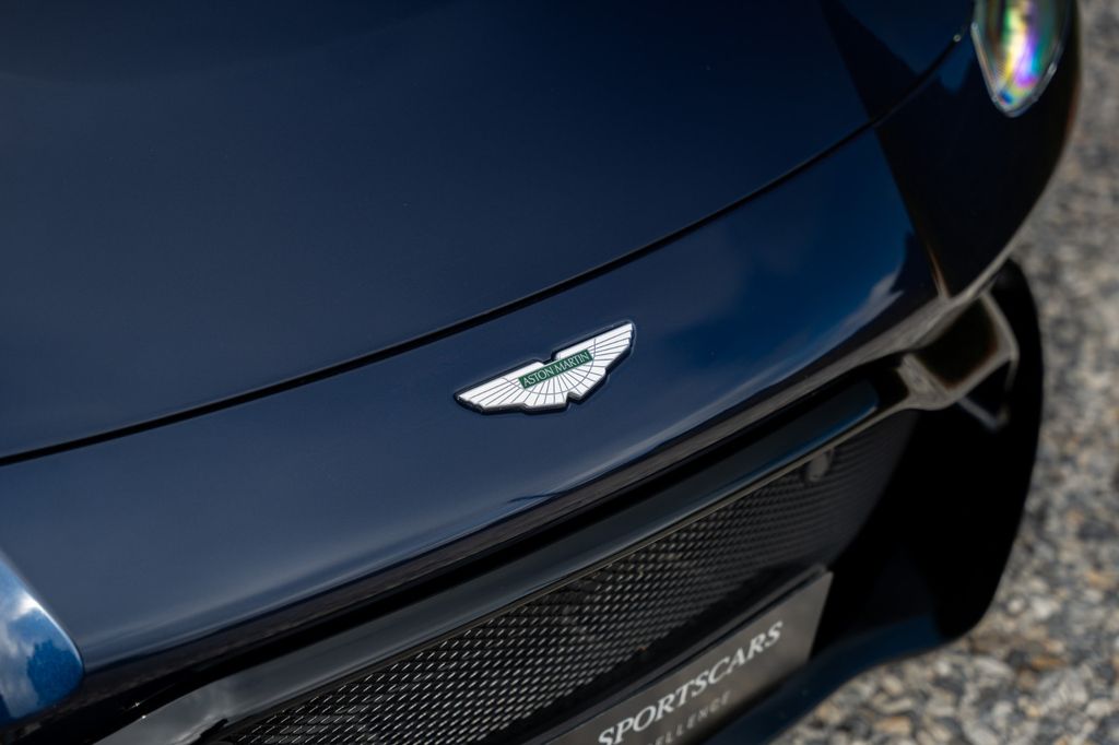 Aston Martin V8 Vantage 2020