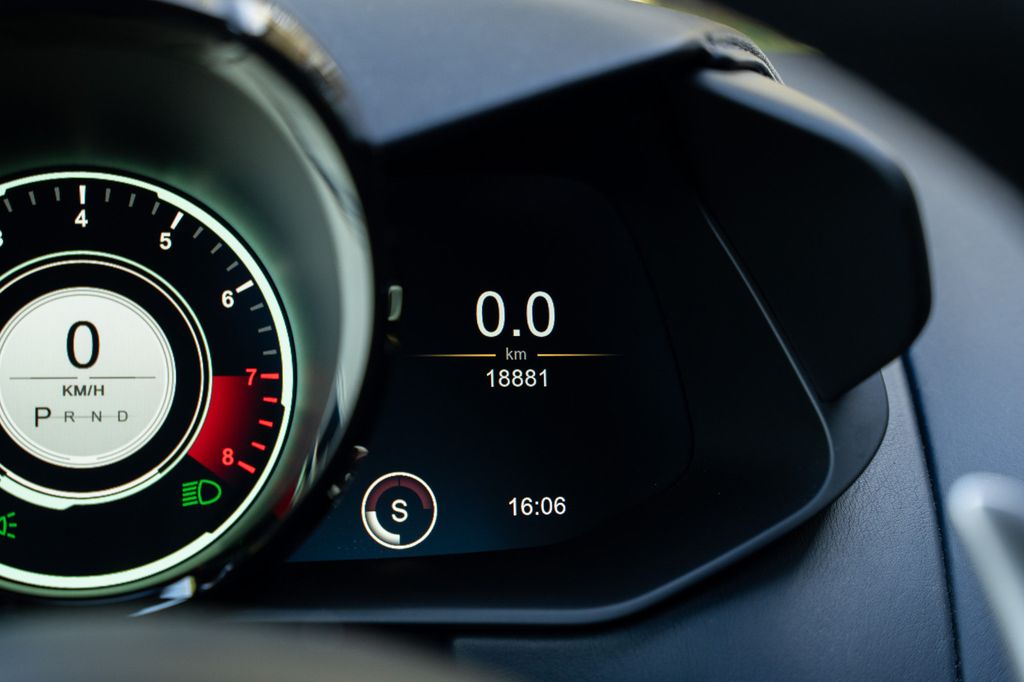 Aston Martin V8 Vantage 2020