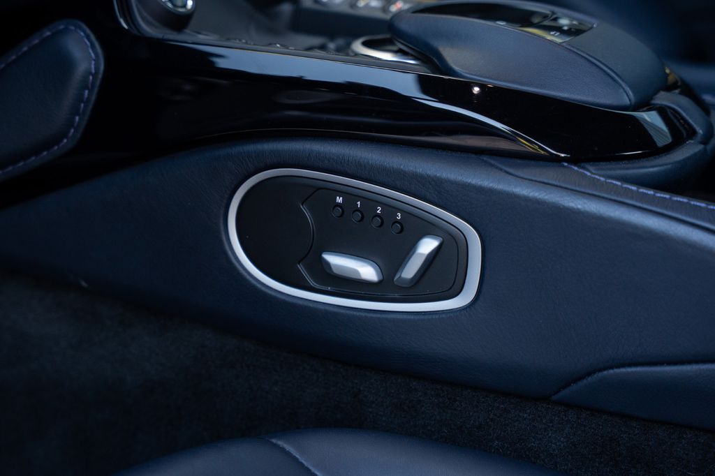 Aston Martin V8 Vantage 2020