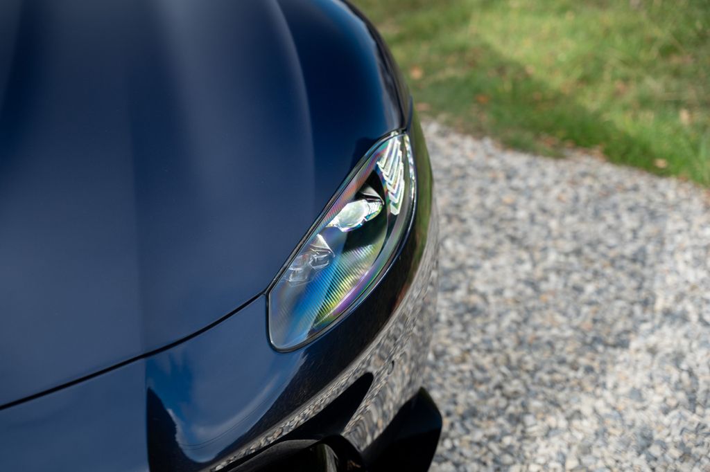 Aston Martin V8 Vantage 2020