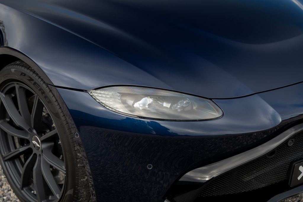 Aston Martin V8 Vantage 2020