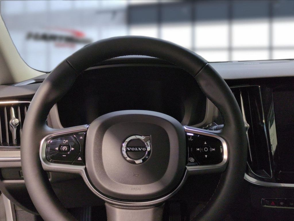 Volvo V60 2024