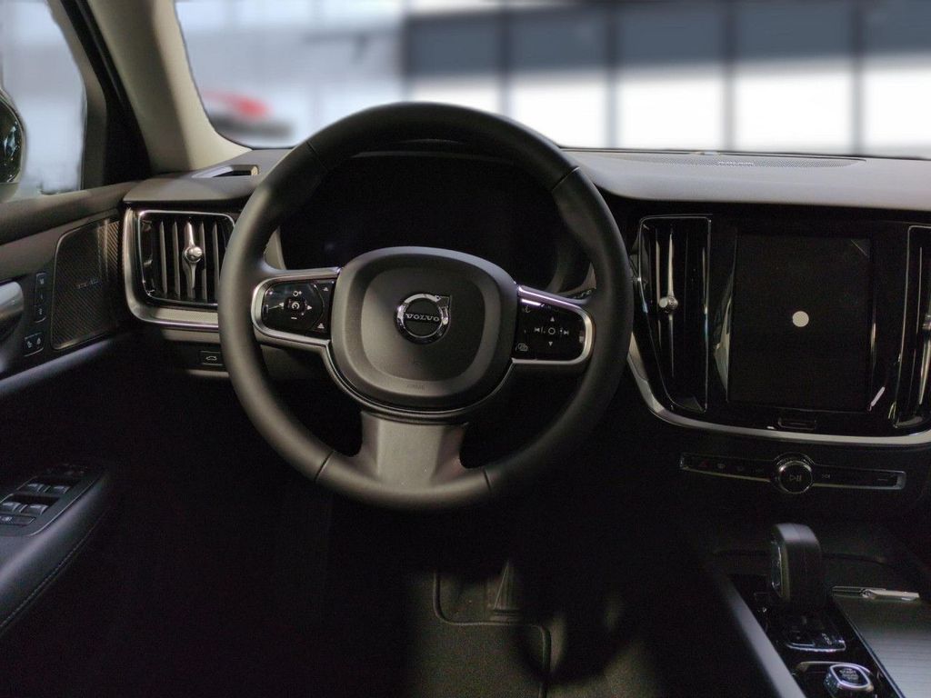 Volvo V60 2024