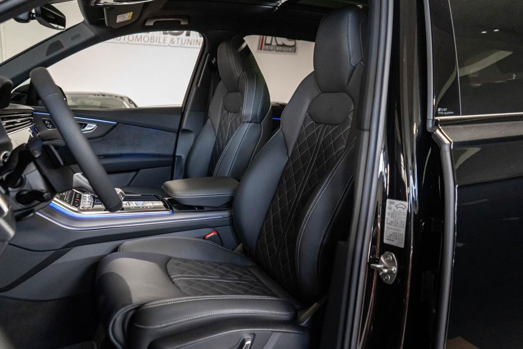 Audi SQ7 2025