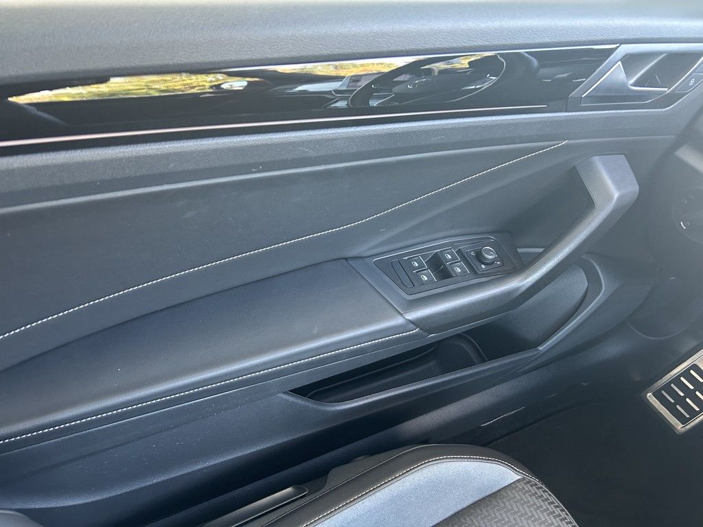 Volkswagen T-Roc 2024