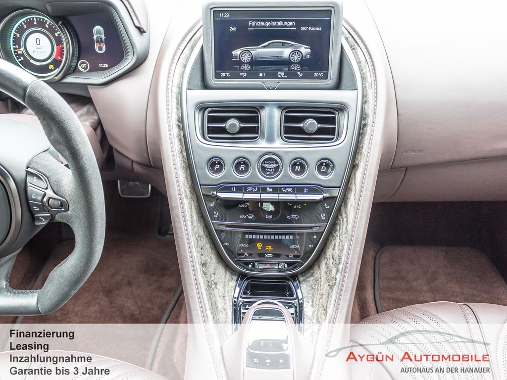 Aston Martin DB11 2022