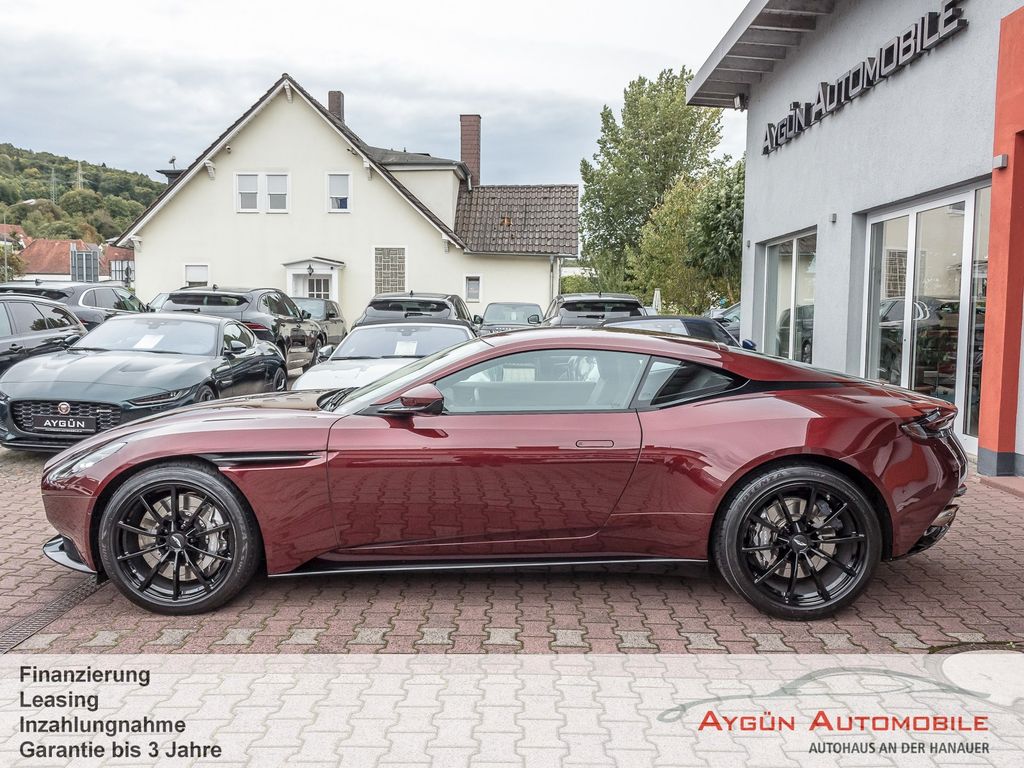 Aston Martin DB11 2022