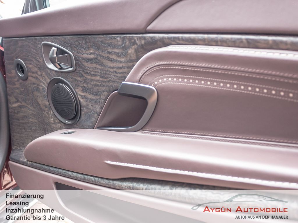 Aston Martin DB11 2022