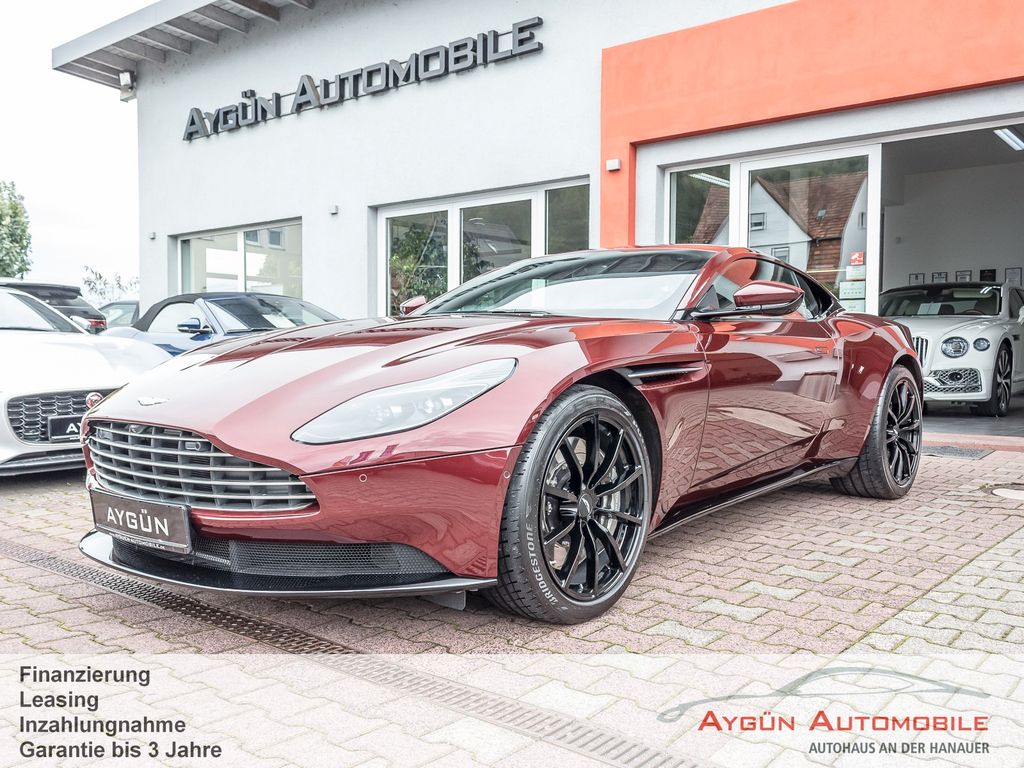 Aston Martin DB11 2022