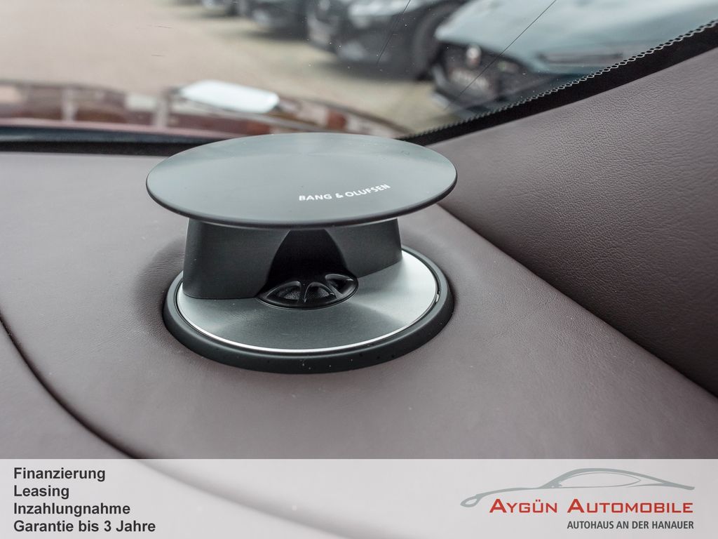 Aston Martin DB11 2022