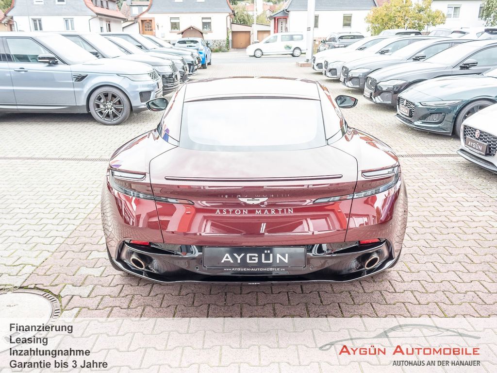 Aston Martin DB11 2022
