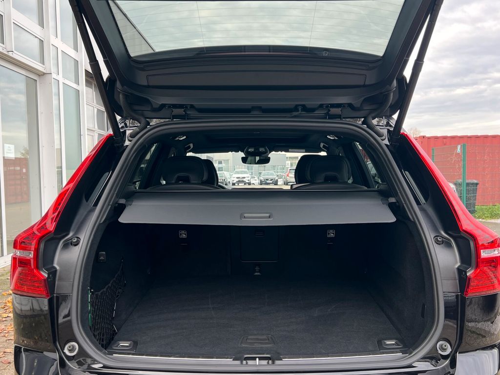 Volvo XC60 2025