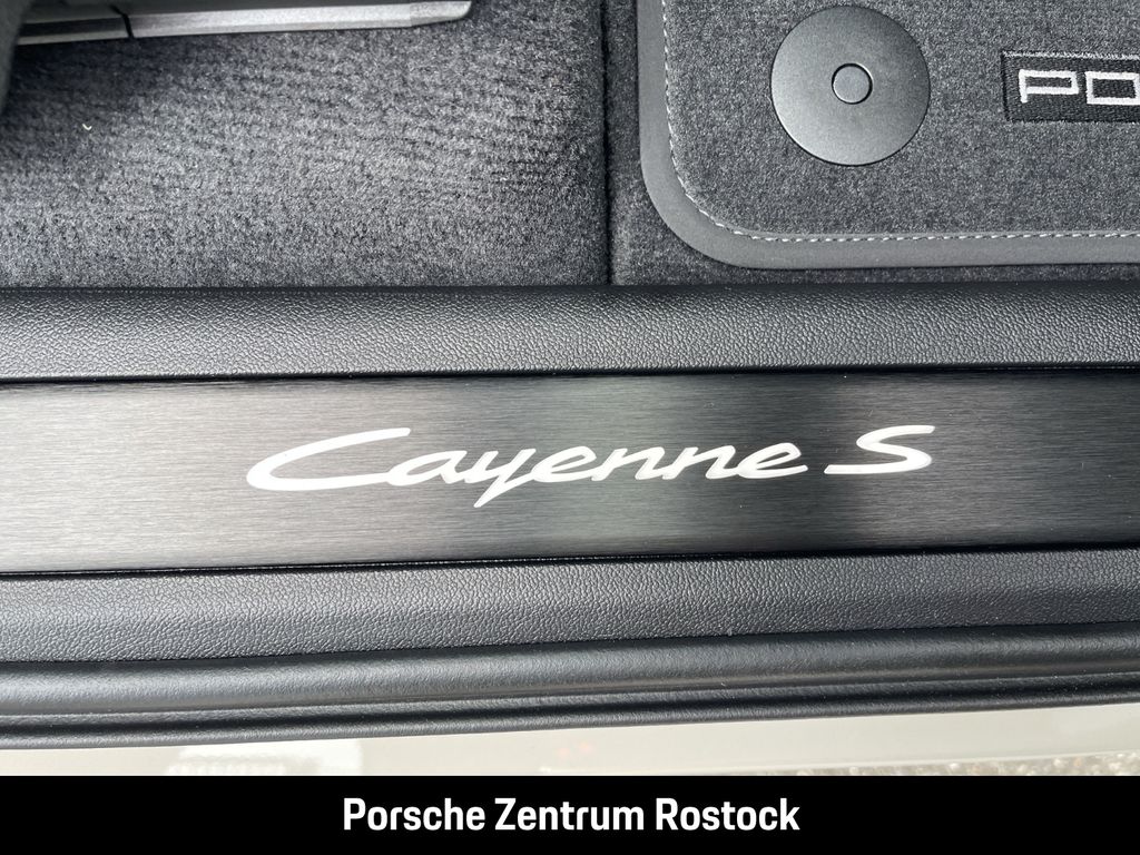 Porsche Cayenne 2025