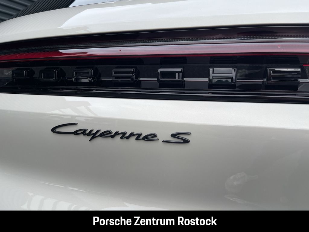 Porsche Cayenne 2025