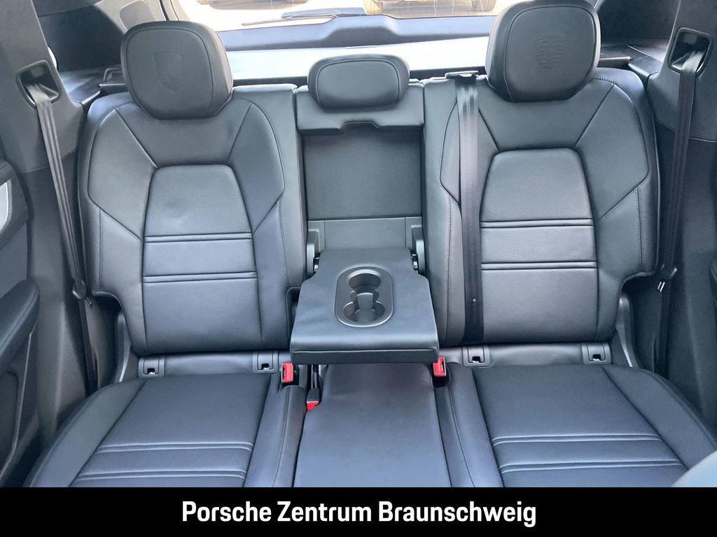 Porsche Cayenne 2025