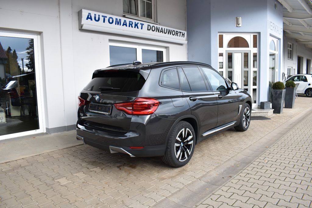 BMW iX3 2021