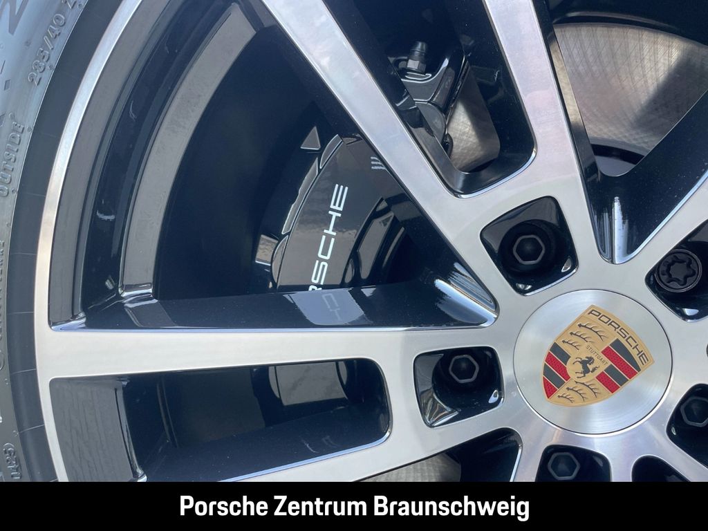 Porsche Cayenne 2025