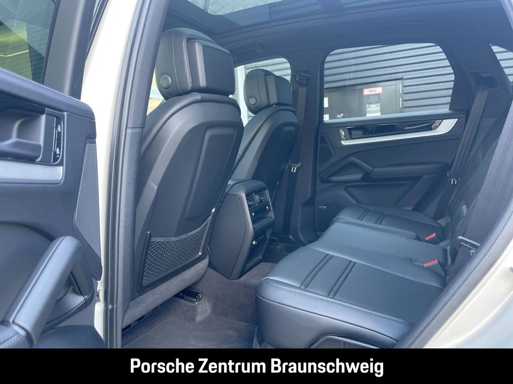 Porsche Cayenne 2025