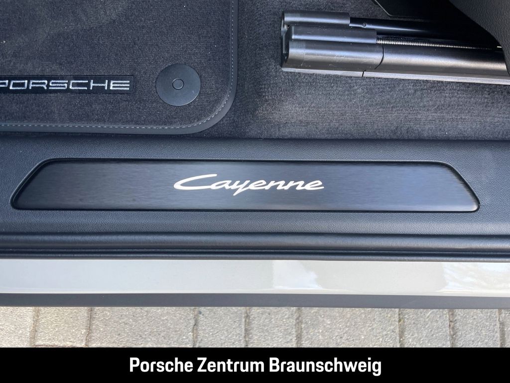 Porsche Cayenne 2025