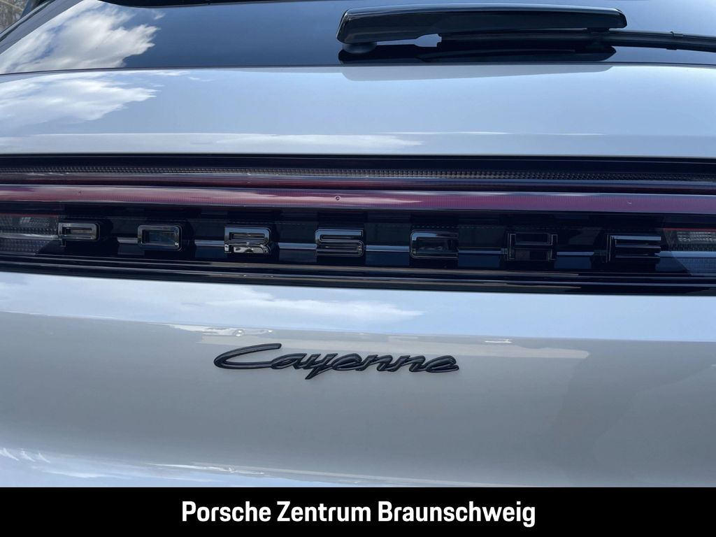 Porsche Cayenne 2025