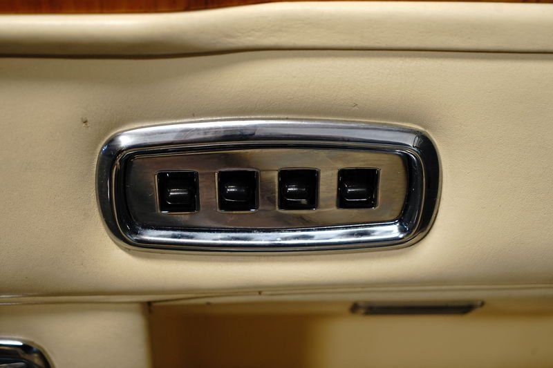 Rolls-Royce Corniche 1990