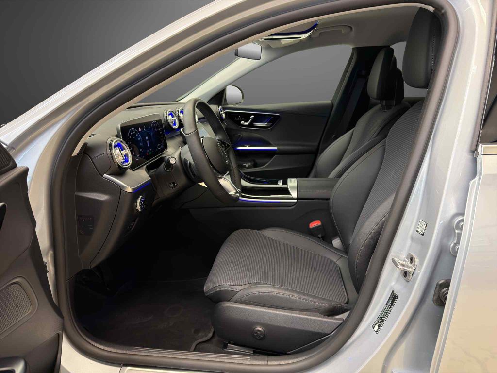 Mercedes-Benz C 300 2025