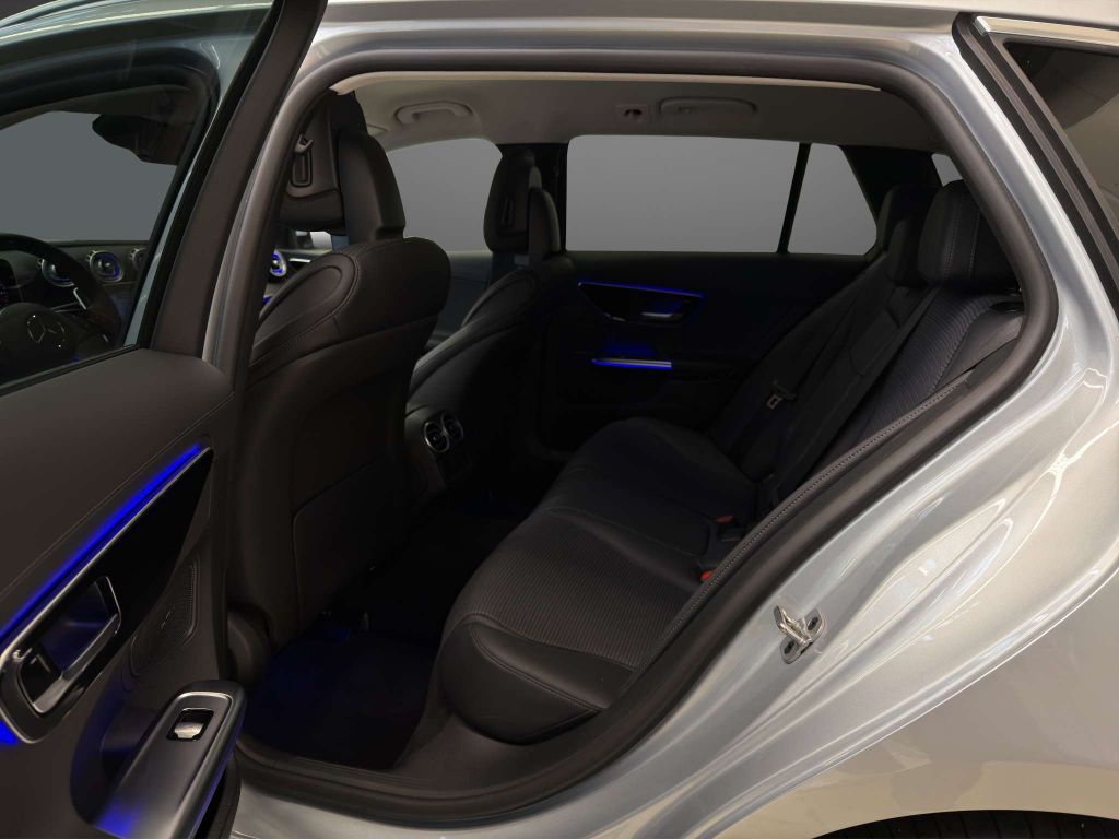 Mercedes-Benz C 300 2025