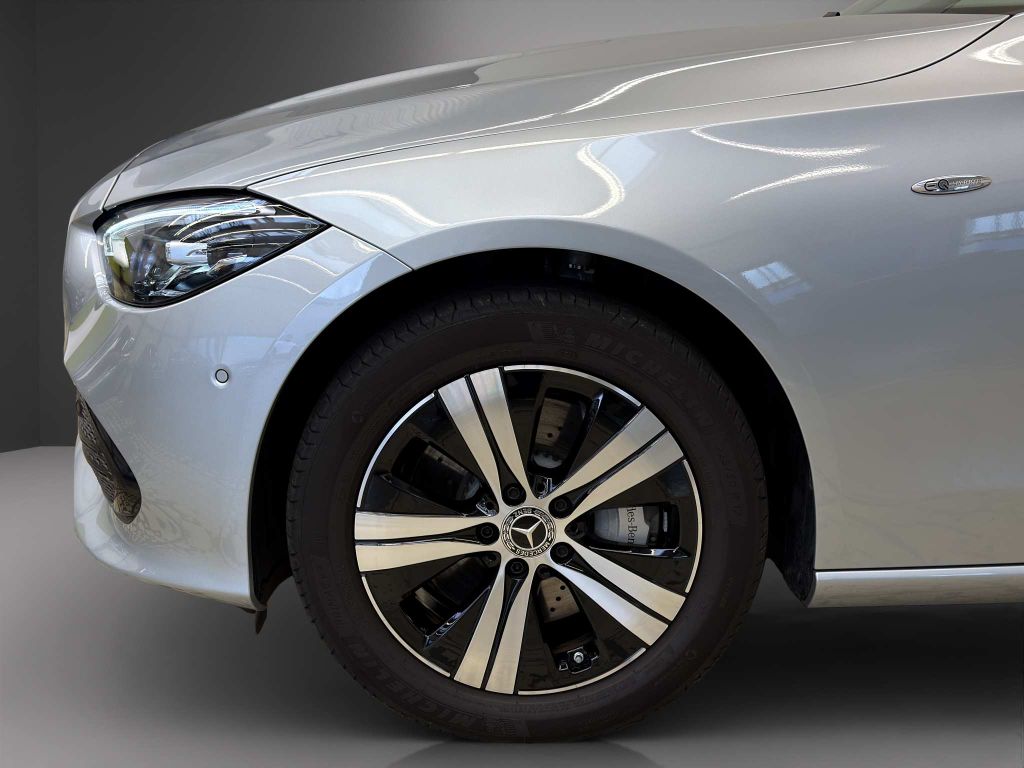 Mercedes-Benz C 300 2025