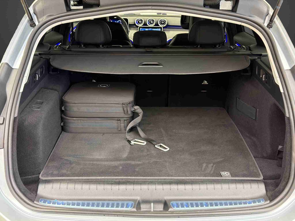 Mercedes-Benz C 300 2025