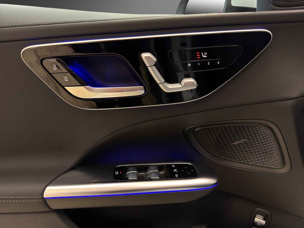 Mercedes-Benz C 300 2025