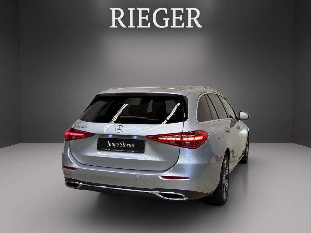 Mercedes-Benz C 300 2025