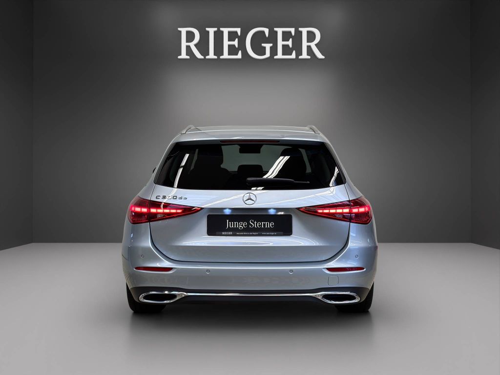 Mercedes-Benz C 300 2025