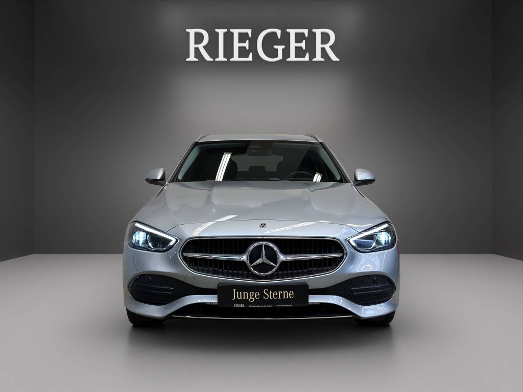 Mercedes-Benz C 300 2025