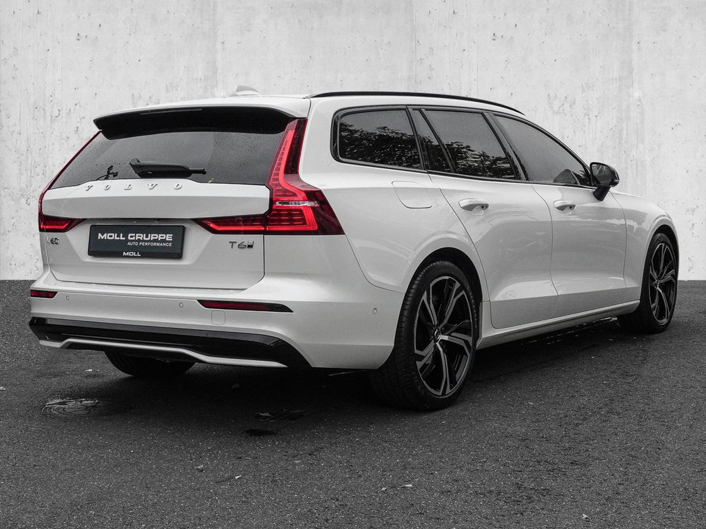 Volvo V60 2025
