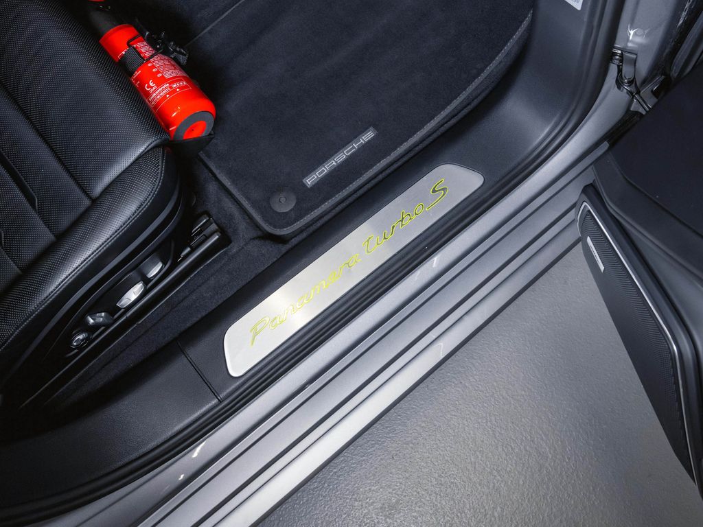 Porsche Panamera 2020