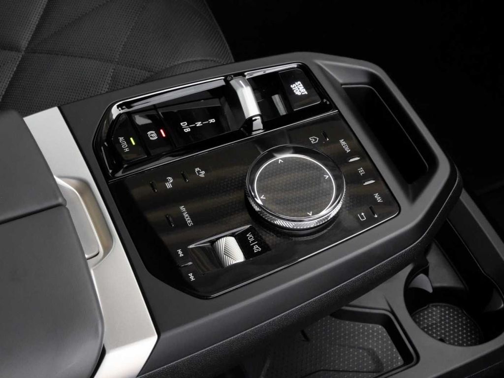BMW iX 2023