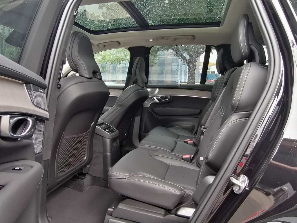 Volvo XC90 2025