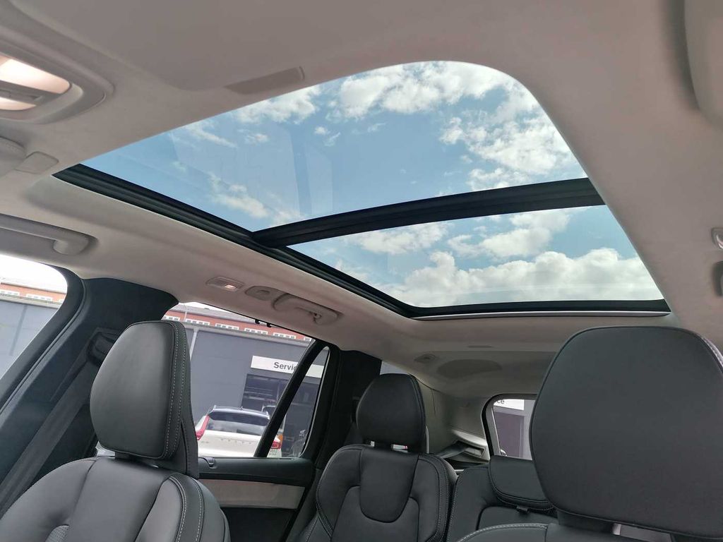 Volvo XC90 2025