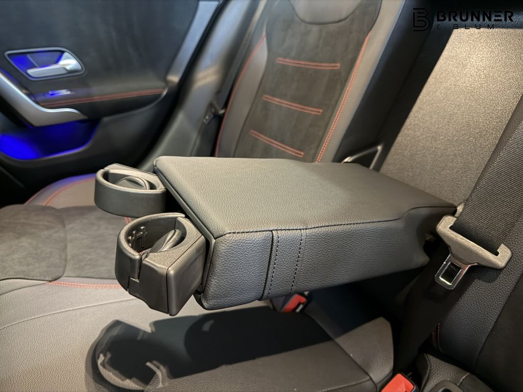 Mercedes-Benz CLA 200 2024