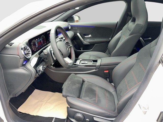 Mercedes-Benz CLA 200 2025