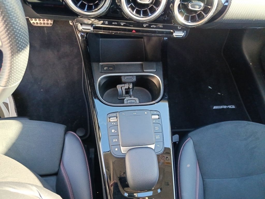 Mercedes-Benz A 200 2021