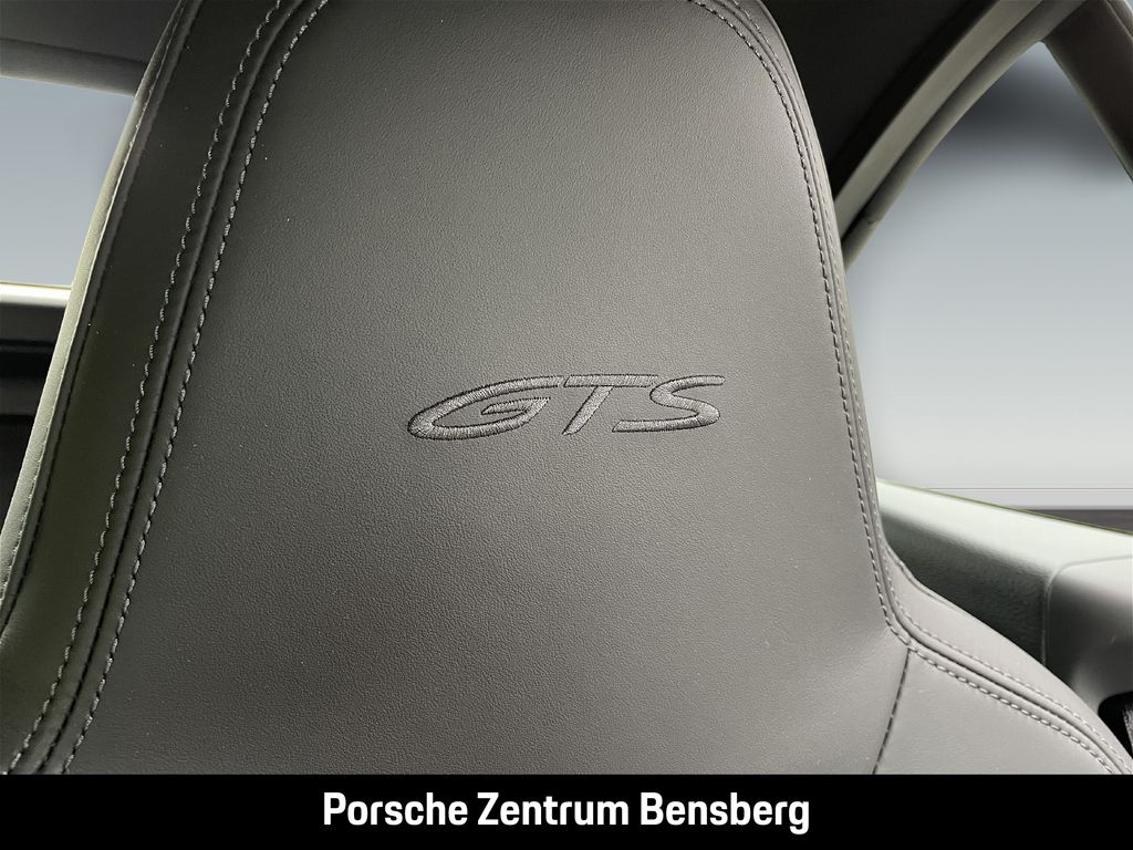 Porsche 992 2022