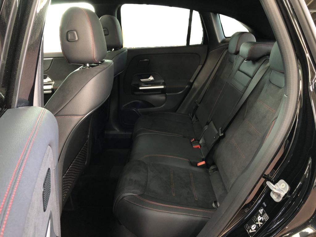 Mercedes-Benz GLA 200 2025