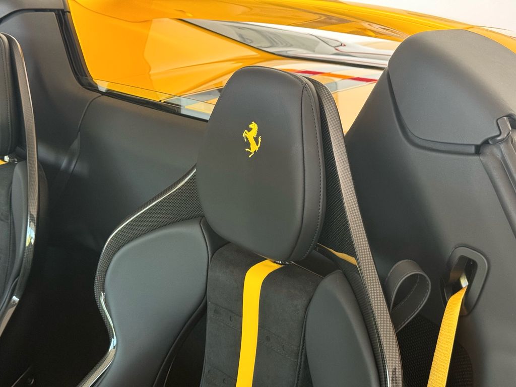 Ferrari 296 GTS 2025