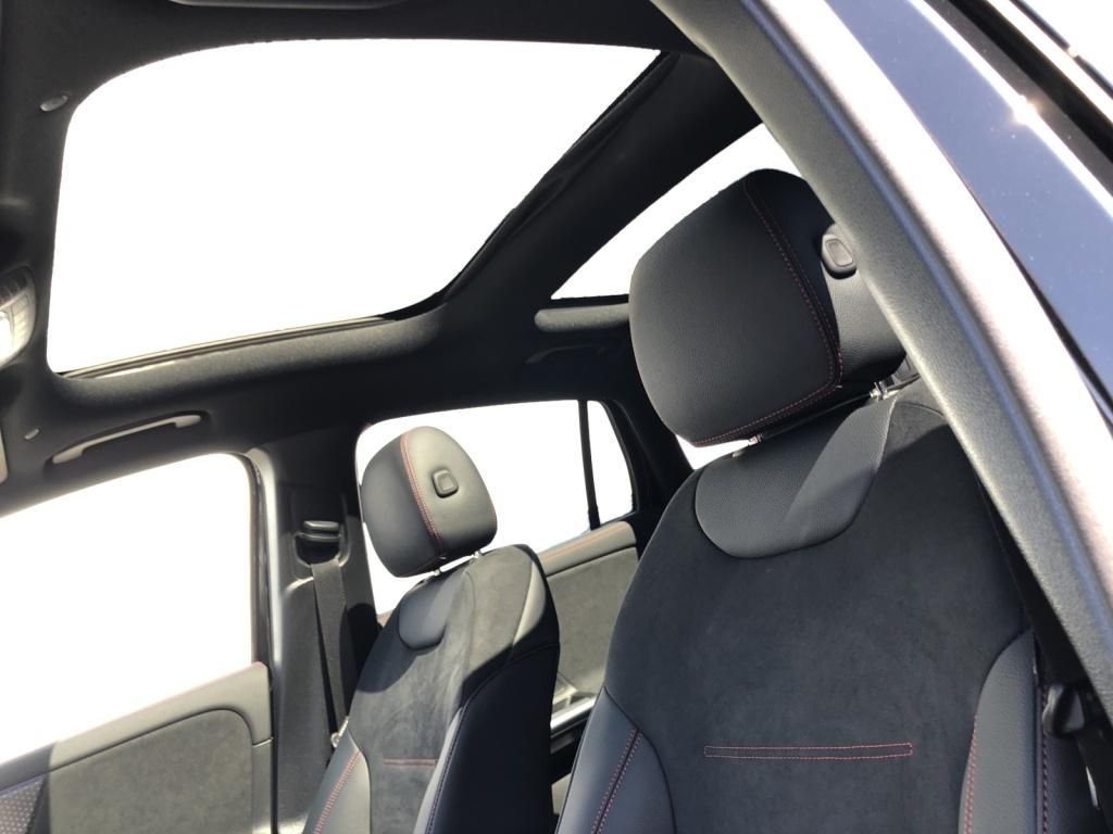 Mercedes-Benz GLA 200 2025