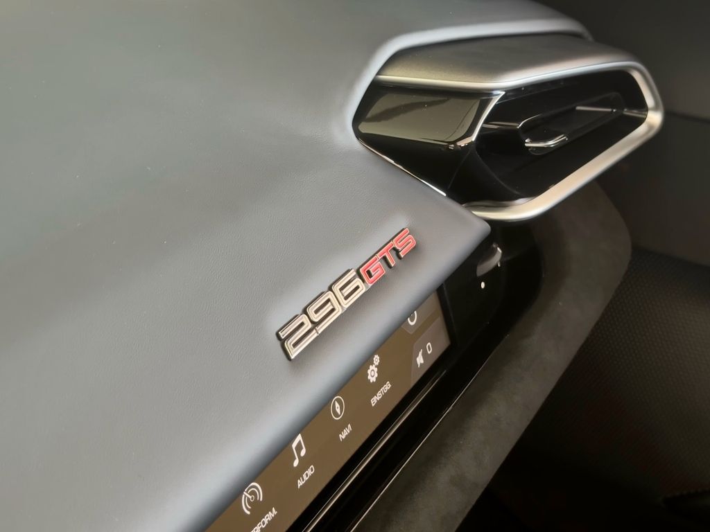 Ferrari 296 GTS 2025