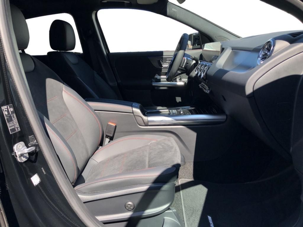 Mercedes-Benz GLA 200 2025