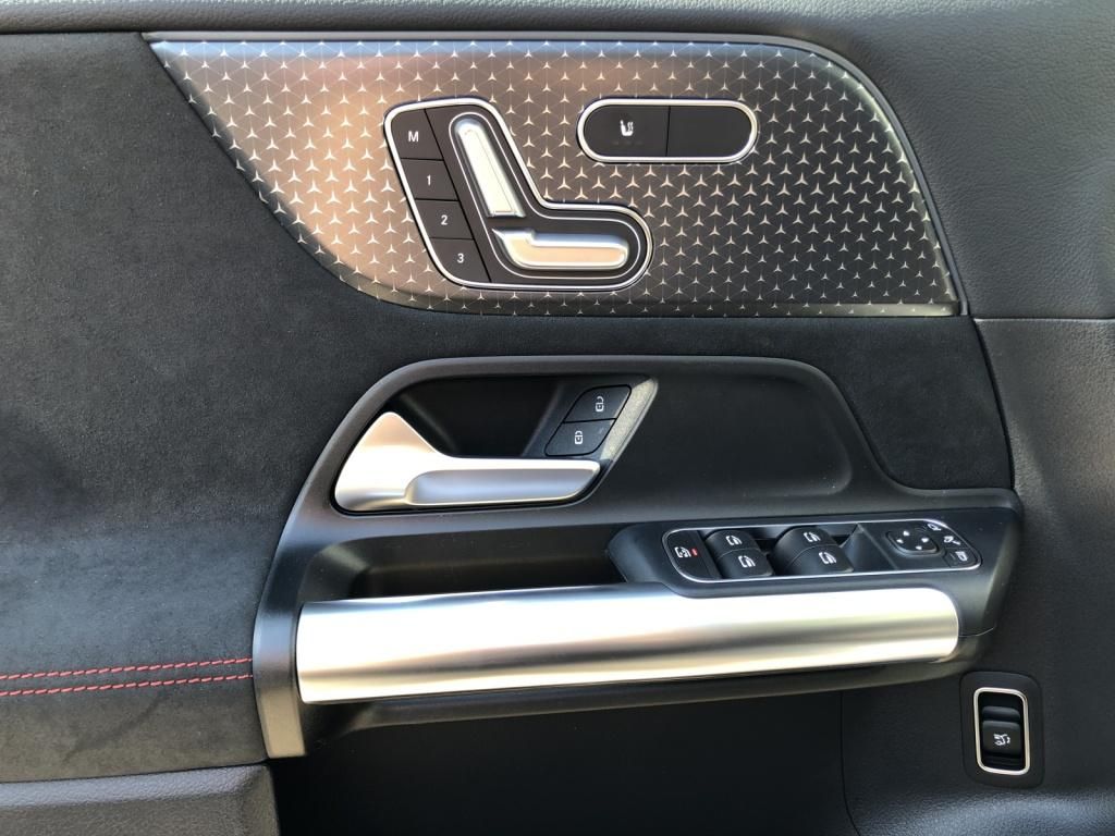 Mercedes-Benz GLA 200 2025