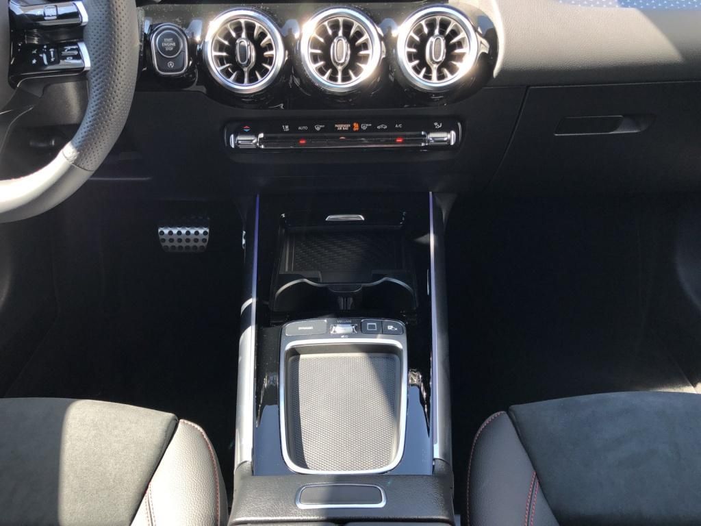 Mercedes-Benz GLA 200 2025